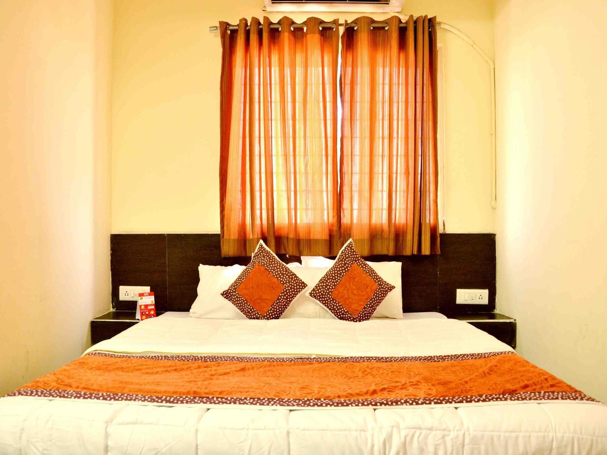 Hotel Vijay Nagar インドール エクステリア 写真