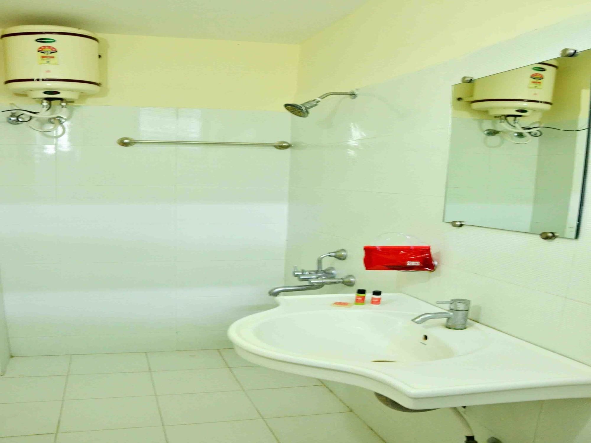 Hotel Vijay Nagar インドール エクステリア 写真