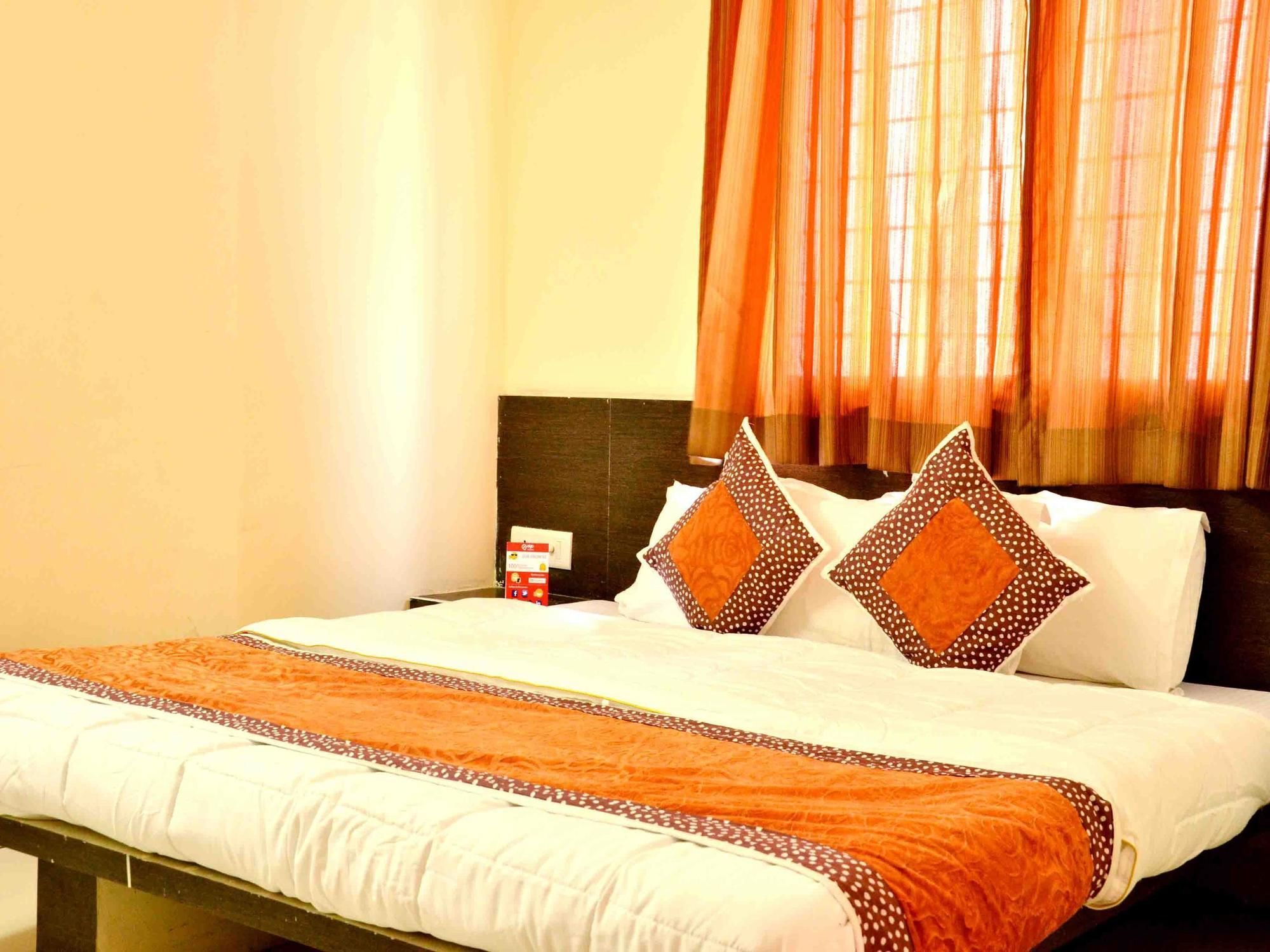 Hotel Vijay Nagar インドール エクステリア 写真