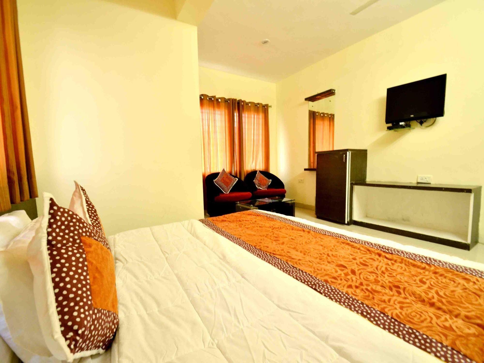 Hotel Vijay Nagar インドール エクステリア 写真