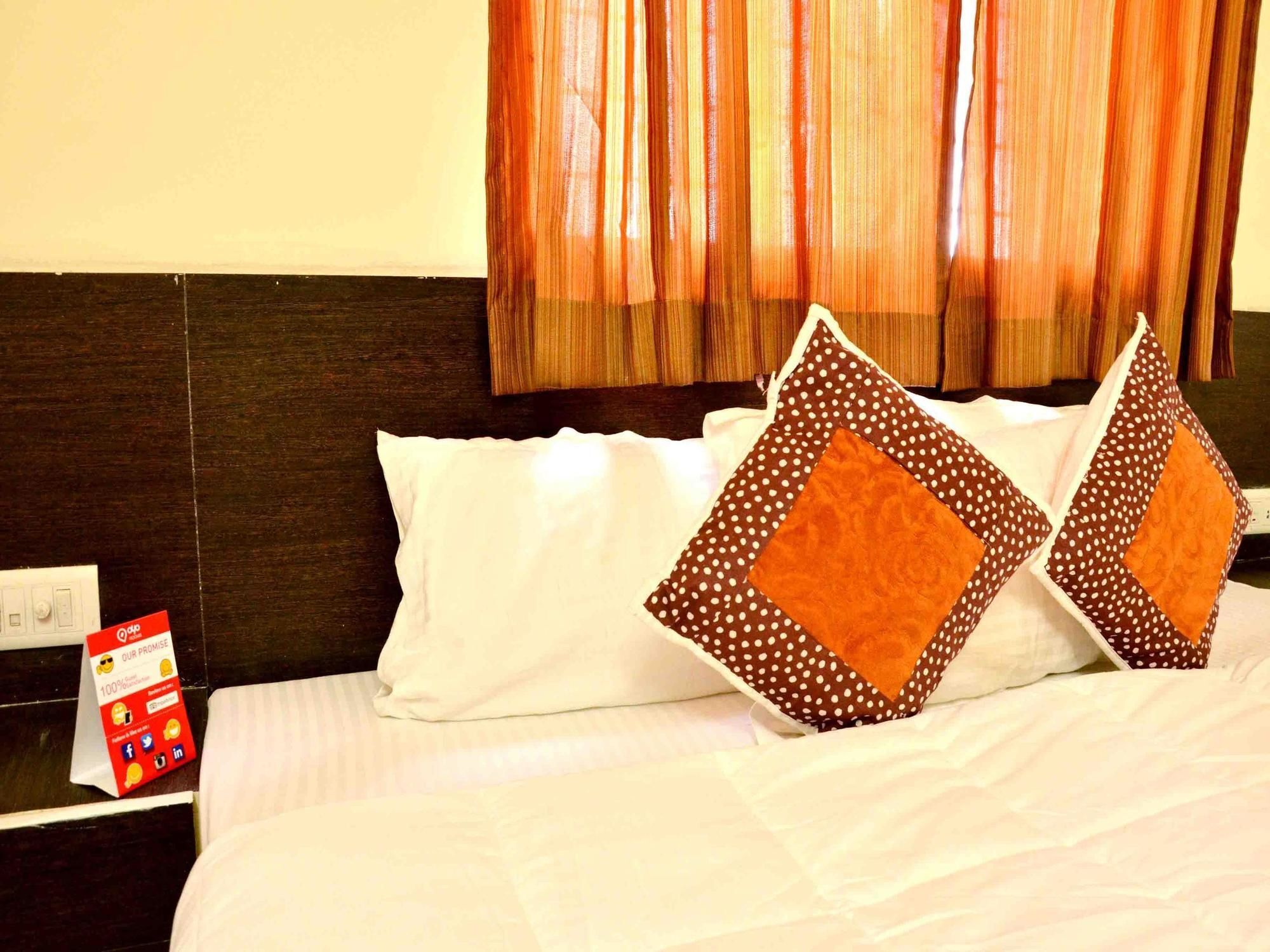 Hotel Vijay Nagar インドール エクステリア 写真