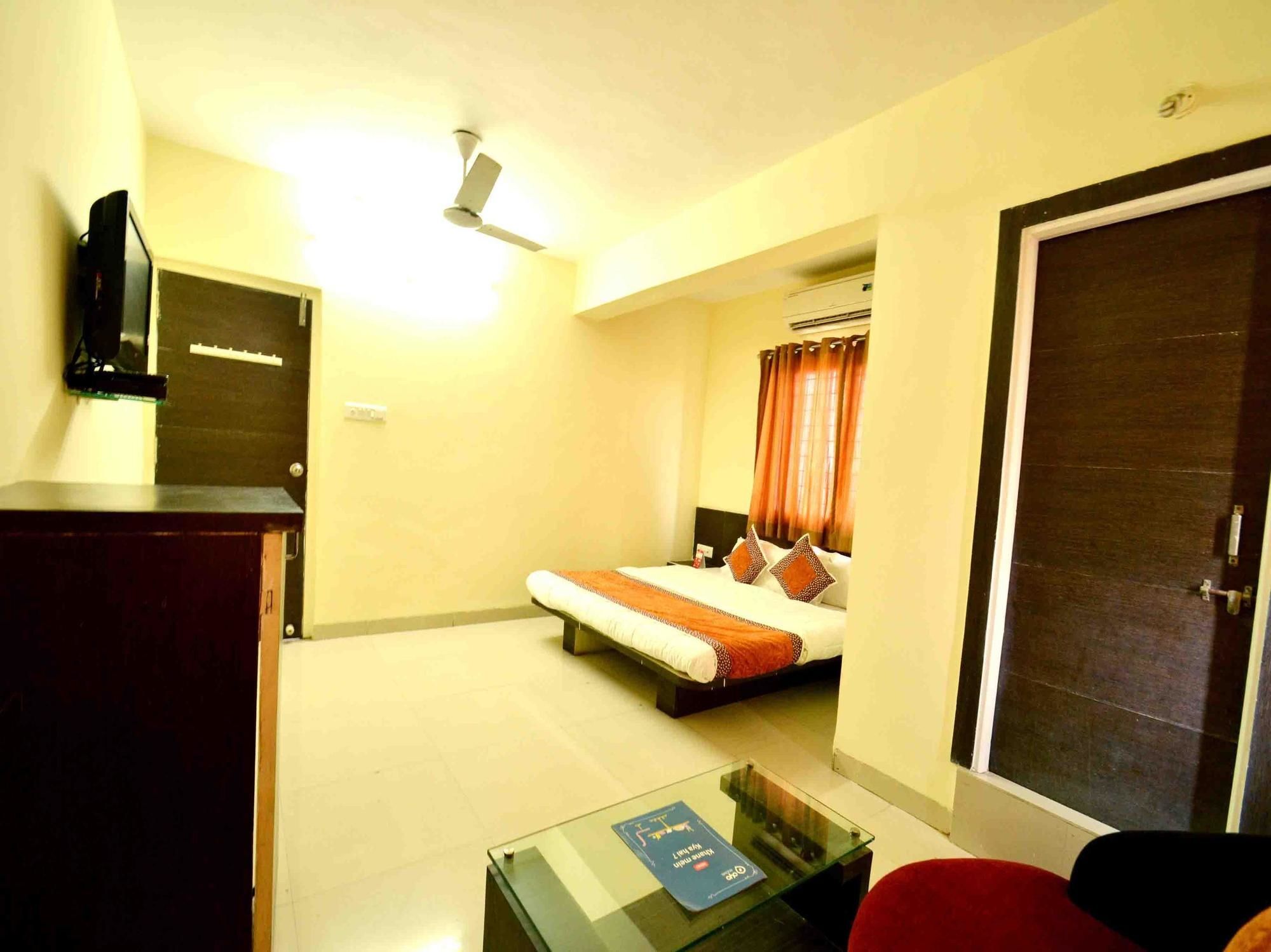 Hotel Vijay Nagar インドール エクステリア 写真