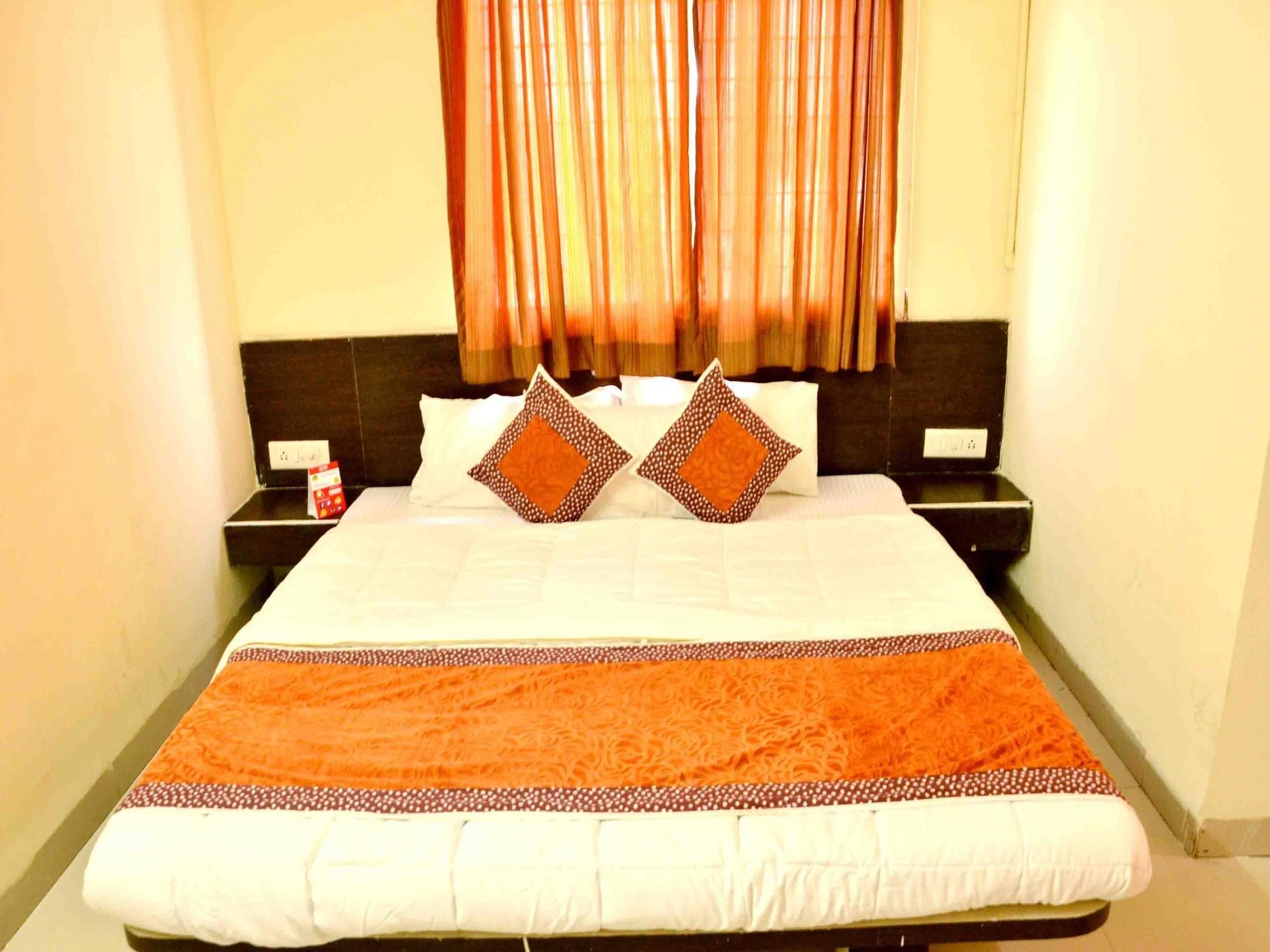 Hotel Vijay Nagar インドール エクステリア 写真